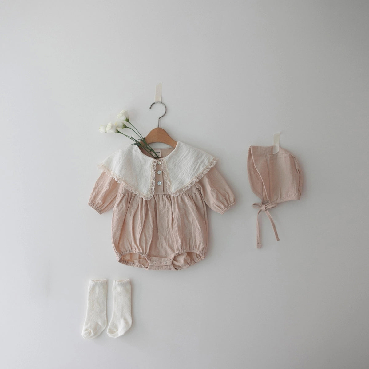 Cotton Romper with lace collar