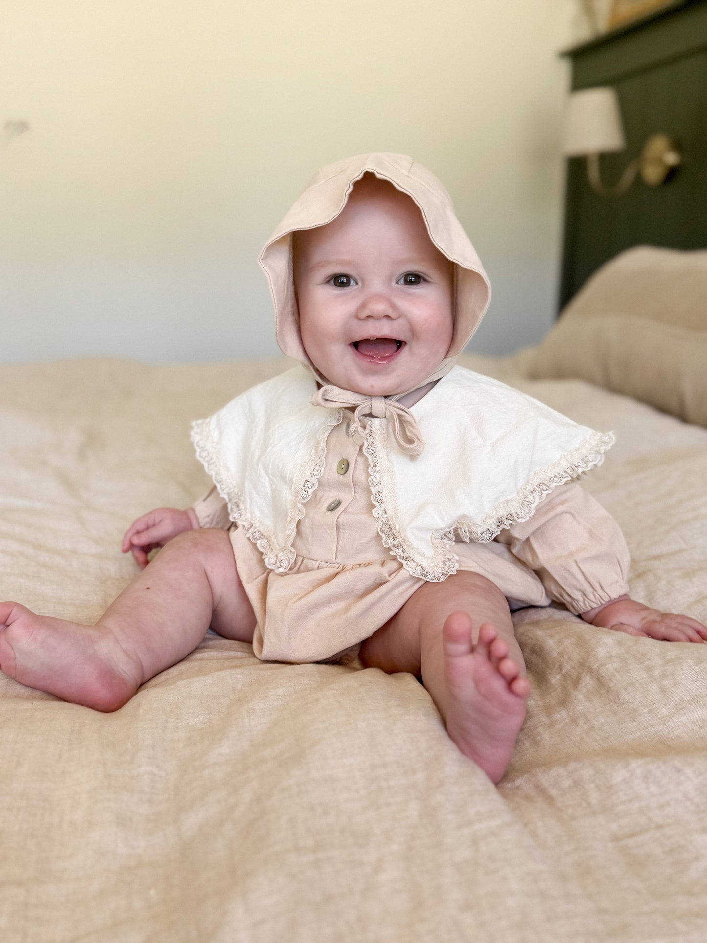 Cotton Romper with lace collar